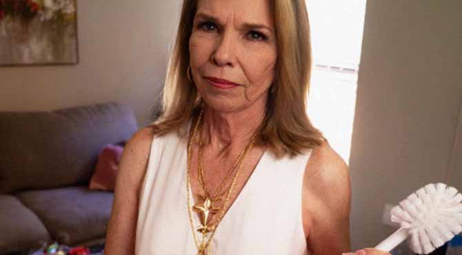 My MIL Kept Regifting Me Her Trash Along with Nasty CommentsโUntil I Gave Her a โGiftโ Sheโll Never Forget