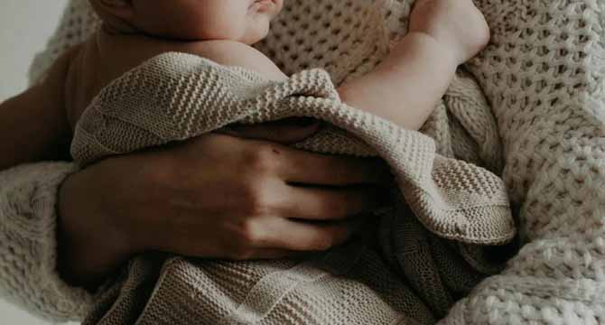 People Mocked Me When My Card Got Declined While I Was Holding My Baby GranddaughterโThen a Voice Behind Me Said, โMaโam. You With the Babyโ