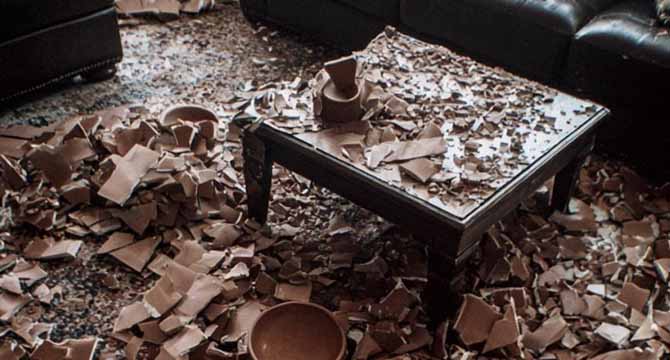 My Stepmom Smashed My Late Mom’s Pottery Collection—She Didn’t Expect What Was Coming