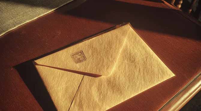 My Mom Abandoned Me With My Dad โ 22 Years Later She Showed Up On Our Doorstep And Handed Me An Envelope