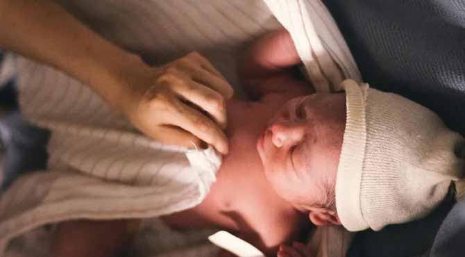 I Found a Crying Baby Abandoned on a Bench โ When I Learned Who He Was, My Life Turned Upside Down