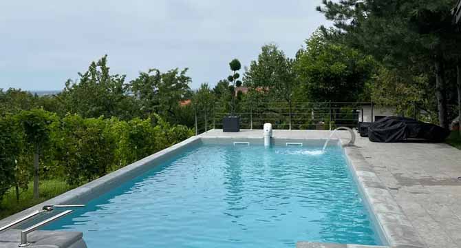 My MIL Destroyed My Hearing Aids by Throwing Me in the Pool During My Wedding โ She Didnโt Notice This Coming