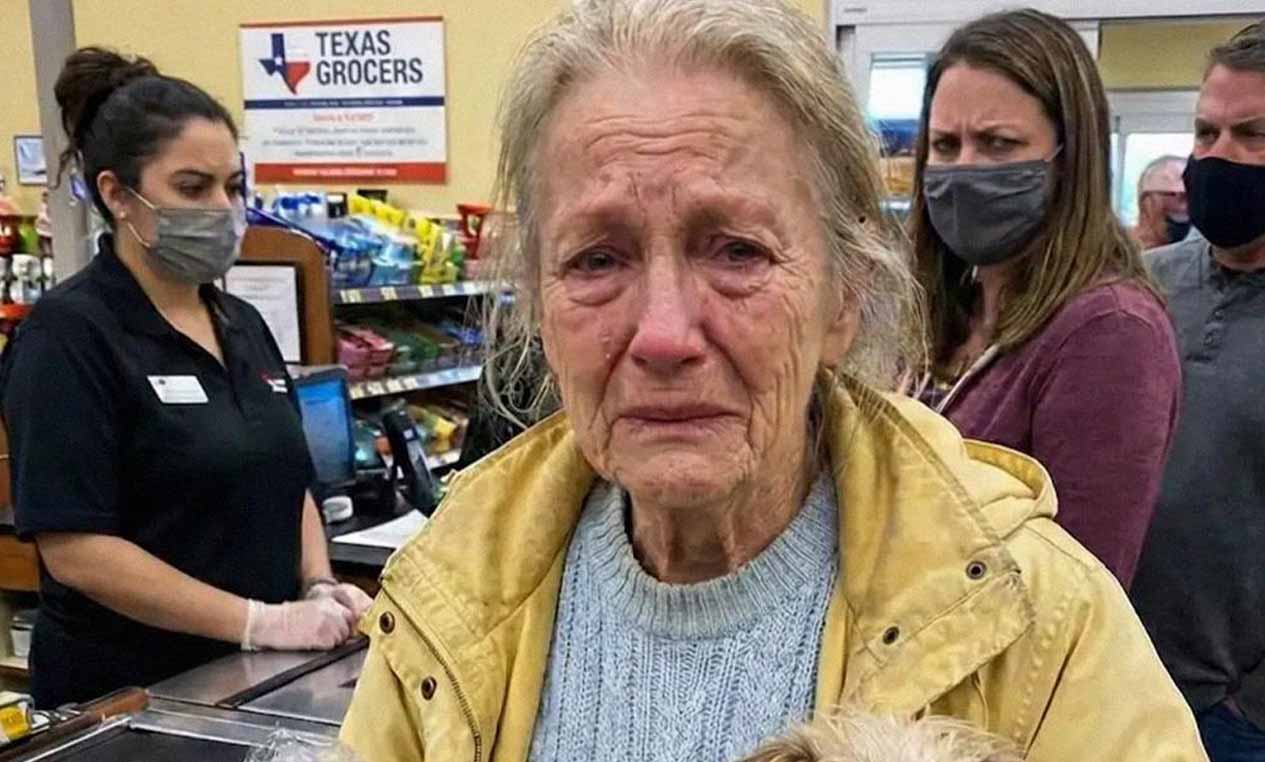 I Paid for a Struggling Grandma at the Grocery Store – Three Days Later, the Clerk Came to My Door with Her Final Request