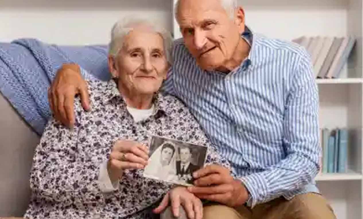 My Grandpa Brought My Grandma Flowers Every Week – After He Died, a Stranger Delivered Flowers with a Letter That Revealed His Secret