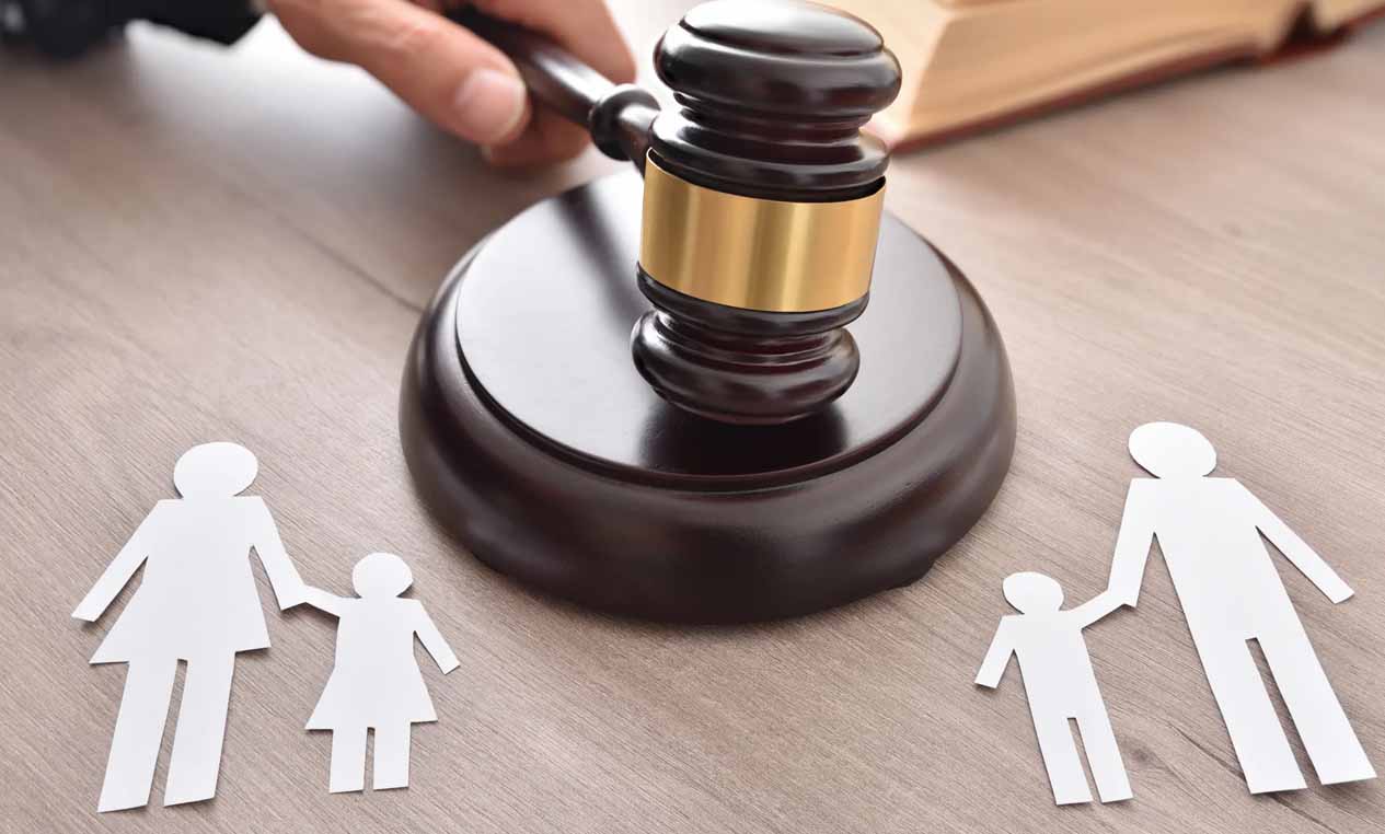 My Ex Tried to Buy Our Daughter’s Love During the Custody Battle – He Smiled Until She Reached into Her Pocket