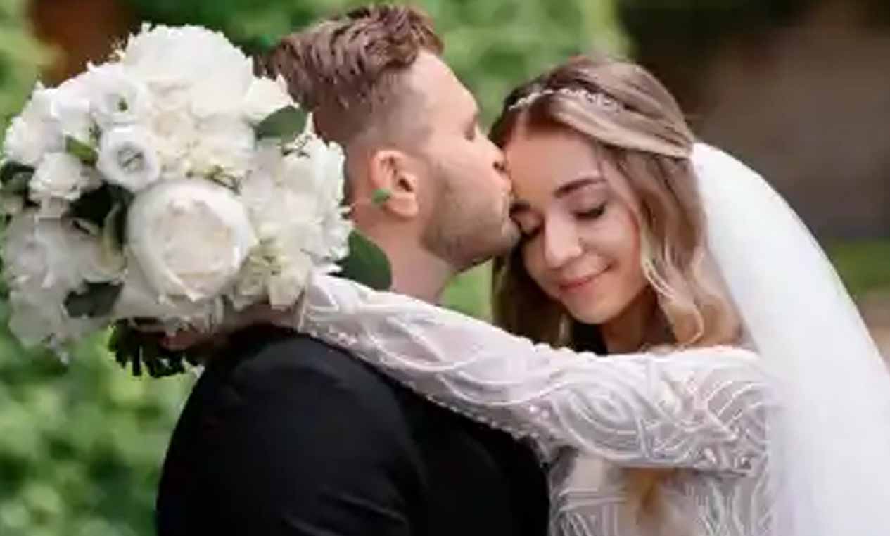 On Our Wedding Day, My Fiancé’s Daughter Slipped a Note into My Hand: ‘Don’t Marry My Dad. He’s Lying to You’