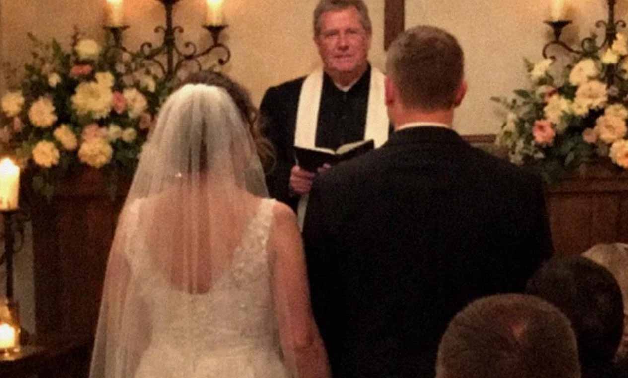 I Was About to Say ‘I Do’ at My Wedding When My 13-Year-Old Son Screamed, ‘Dad, Wait! Look at Her Shoulder!’