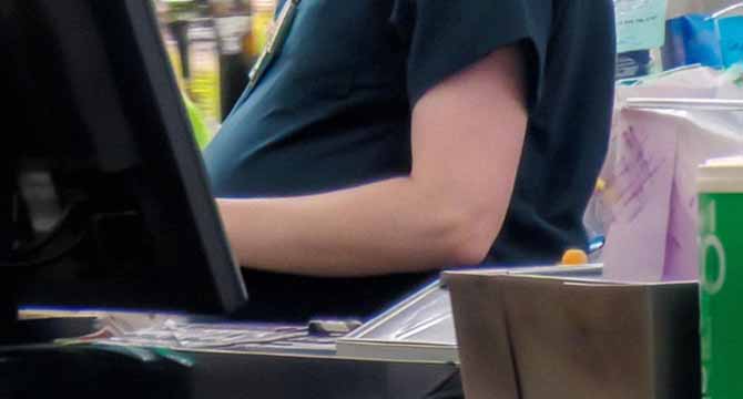 I Bought Lunch for a Pregnant Cashier After an Entitled Customer Yelled at Her โ a Week Later, HR Called Me into Their Office