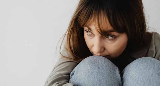 My Husband Gave My Big Christmas Gift to His Daughter โ Am I Wrong for My Reaction?