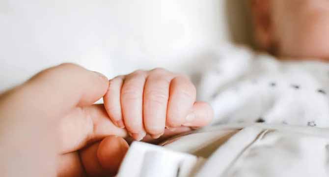 I Became a Surrogate Mother for My Sister & Her Husband โ But Days After the Birth, They Left the Baby on My Doorstep