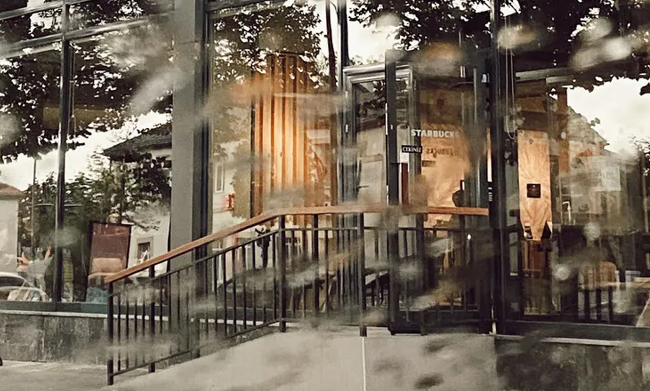 They Forced Me & my Baby Granddaughter Out of the Cafรฉ and Into the Rain โ Then Justice Walked In