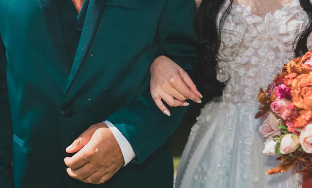 My Stepsister Tripped Me As I Walked Down the Aisle at My Wedding – But What My Dad Did the Next Day Made Her Pale