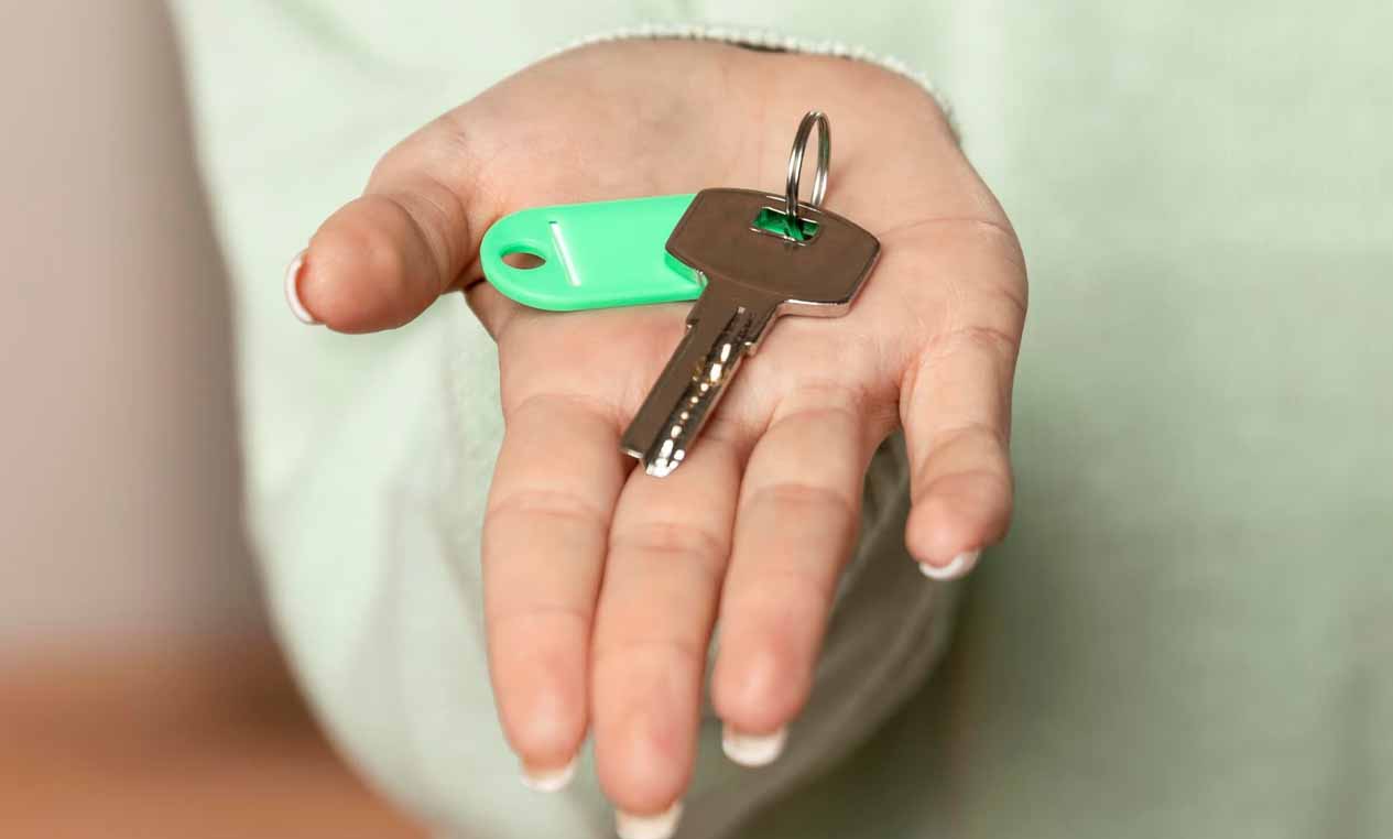 After 31 Years of Marriage, I Found a Key to a Storage Unit with Its Number in My Husband’s Old Wallet – I Went There Without Telling Him