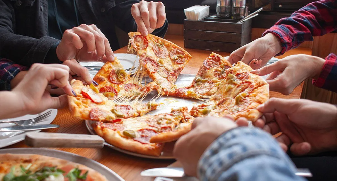 My Husband Threw a Guysโ Pizza Party While My Wrist Was in a Cast and Made Me Clean Up โ Karma Hit Him Hard