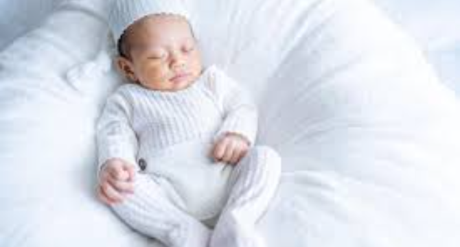 My Sister Wouldn’t Let Me Hold Her Newborn for Three Weeks Because of ‘Germs’ – When I Learned the Real Reason, I Broke Down