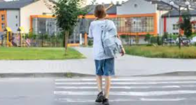 My Daughter ‘Went to School’ Every Morning – Then Her Teacher Called and Said She’d Been Skipping for a Whole Week, So I Followed Her the Next Morning