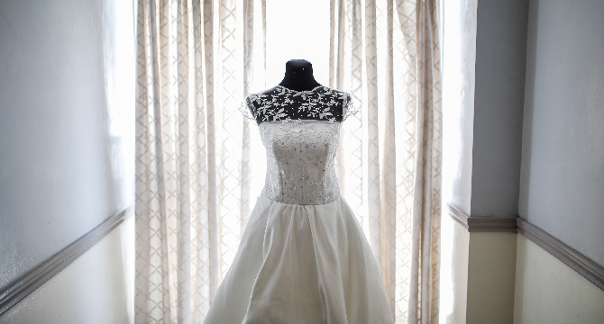 I Wore My Late Mom’s Wedding Gown after My Stepmom Shredded Mine – But What Fell Out of the Lining Silenced the Entire Room