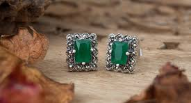 My Stepmother Ripped My Late Mom’s $15,000 Earrings Off My Earlobes When I Was Unconscious in the Hospital – But She Didn’t See This Coming