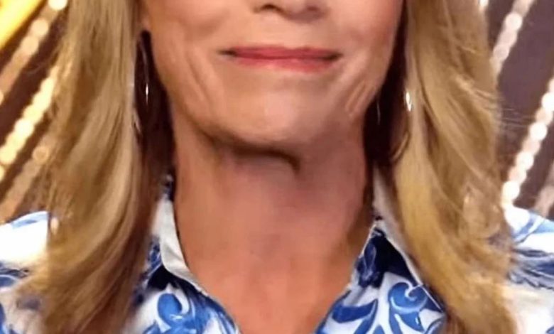 Vanna White bids an emotional farewell to Pat Sajak ahead of his final show