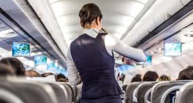 A Flight Attendant Saved a 62-Year-Old Business-Class Woman’s Life – 2 Years Later, She Received a Christmas Gift from Her as a Reward