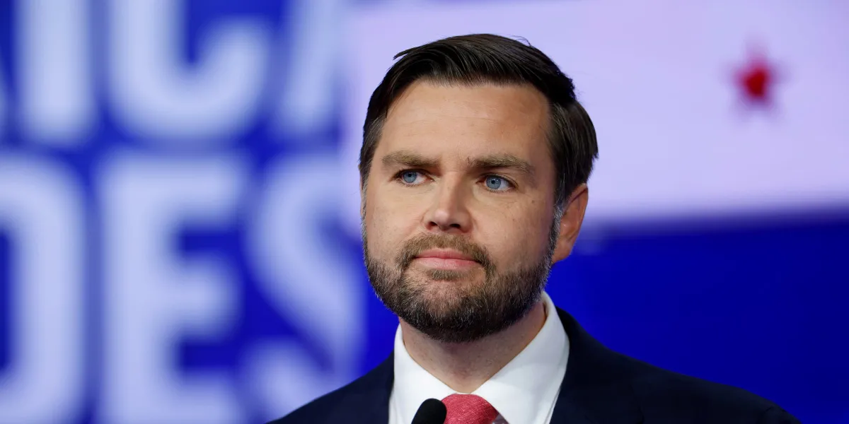 Usha Vance Proves She’s a ‘Savvy Shopper’ After She and Husband JD Vance Spark Lack of Chemistry Rumors โ Video
