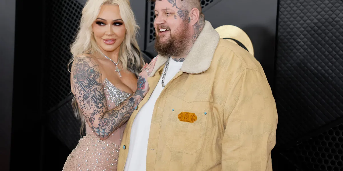 Jelly Roll and Bunnie XO Announce Divorce โ Her First Reaction After the News and What Fans Are Noticing โ Photos