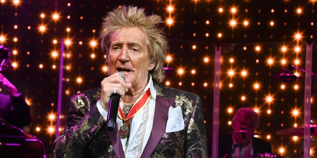 Rod Stewart, 81, Nearly Collapsed Onstage in Utah — Then Did Something the Crowd Didn’t Expect
