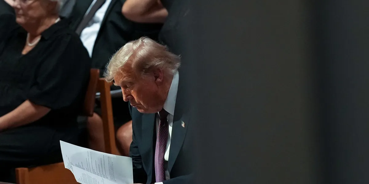 Donald Trump Spotted Doing Something Unexpected at Lindsey Graham’s Funeral That Has Netizens Talking